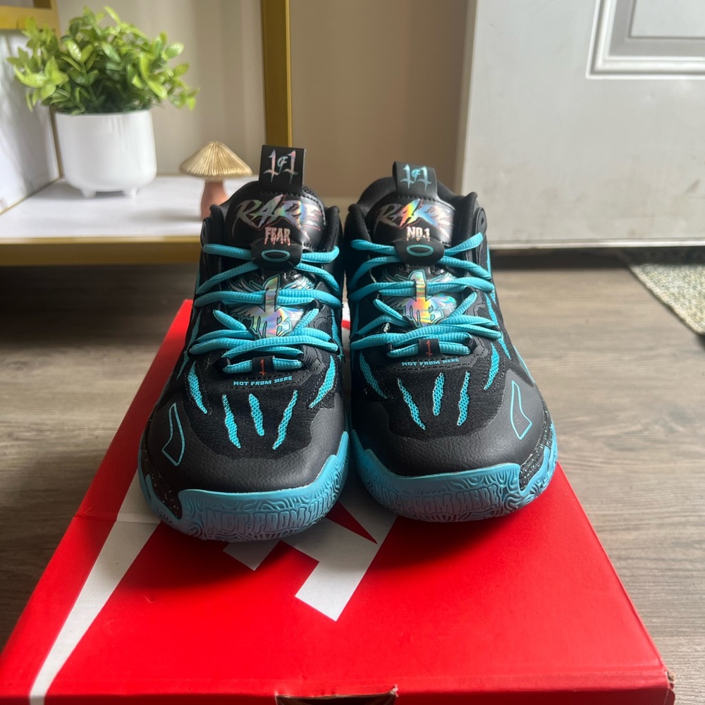 Puma MB.03 ‘Blue Hive’ - Picture 2 of 7